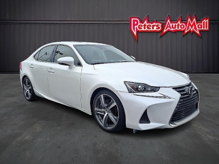 2017 Lexus IS 300's photo