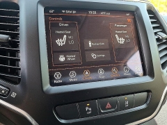 Used 2021  Jeep Cherokee Latitude Lux FWD at Peters Auto Mall near High Point&comma; NC