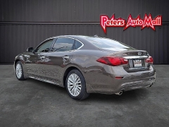 Used 2016  INFINITI Q70L 4d Sedan AWD V8 at Peters Auto Mall near High Point&comma; NC