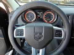 Used 2024  Volkswagen Atlas 2&period;0T SE w&sol;Technology FWD at Peters Auto Mall near High Point&comma; NC