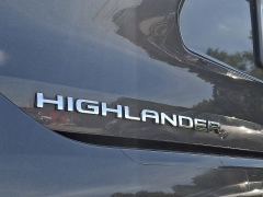 Used 2021  Toyota Highlander Limited FWD at Peters Auto Mall near High Point&comma; NC