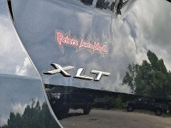 Used 2024  Ford Explorer XLT 4WD at Peters Auto Mall near High Point&comma; NC