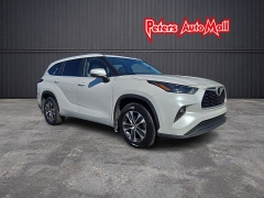  2024 Toyota Highlander XLE FWD at Peters Auto Mall near High Point, NC