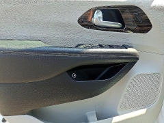 Used 2023 Chrysler Pacifica Hybrid Limited FWD at Peters Auto Mall near High Point, NC
