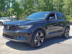 Used 2023  Volvo XC40 B5 AWD Plus Dark Theme at Peters Auto Mall near High Point&comma; NC