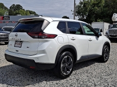 Used 2024  Nissan Rogue FWD SV at Peters Auto Mall near High Point&comma; NC