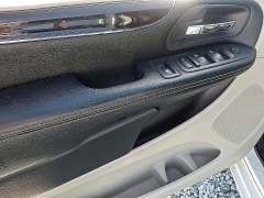 Used 2019  Dodge Grand Caravan 4d Wagon SXT at Peters Auto Mall near High Point&comma; NC