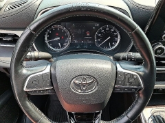 Used 2021  Toyota Highlander Limited FWD at Peters Auto Mall near High Point&comma; NC