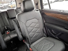 Used 2024  Volkswagen Atlas 2&period;0T SE w&sol;Technology FWD at Peters Auto Mall near High Point&comma; NC