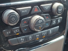 Used 2022  Jeep Grand Cherokee WK Laredo E 4x4 at Peters Auto Mall near High Point&comma; NC