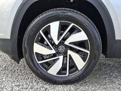 Used 2026  Volkswagen Atlas 2&period;0T SE w&sol;Technology 4MOTION at Peters Auto Mall near High Point&comma; NC