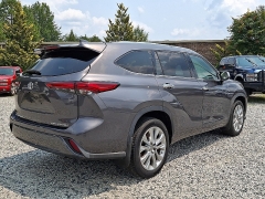 Used 2021  Toyota Highlander Limited FWD at Peters Auto Mall near High Point&comma; NC