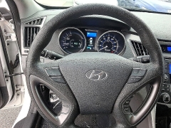 Used 2013  Hyundai Sonata Hybrid 4d Sedan at Peters Auto Mall near High Point&comma; NC