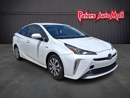 2021 Toyota Prius LE's photo