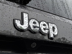 Used 2018  Jeep Renegade 4d SUV FWD Latitude at Peters Auto Mall near High Point&comma; NC