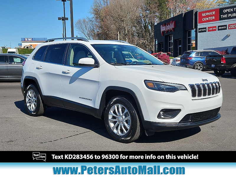 Used 2019  Jeep Cherokee 4d SUV 4WD Latitude 2.4L at Peters Auto Mall near High Point, NC