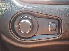 Used 2019 Jeep Renegade 4d SUV 4WD Sport at Peters Auto Mall near High Point, NC