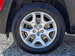 Used 2017  Jeep Renegade 4d SUV 4WD Latitude at Peters Auto Mall near High Point&comma; NC