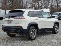Used 2019  Jeep Cherokee 4d SUV 4WD Trailhawk 3&period;2L at Peters Auto Mall near High Point&comma; NC