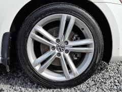 Used 2013  Volkswagen Passat TDI 4d Sedan SE w&sol;Sunroof at Peters Auto Mall near High Point&comma; NC