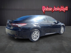 Used 2018  Toyota Camry 4d Sedan XLE at Peters Auto Mall near High Point, NC