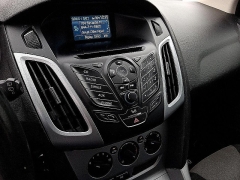 Used 2012  Ford Focus 4d Hatchback SE at Peters Auto Mall near High Point&comma; NC