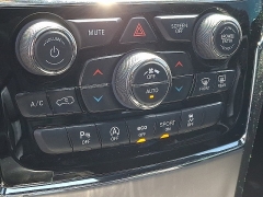 Used 2019  Jeep Grand Cherokee 4d SUV 2WD Limited at Peters Auto Mall near High Point&comma; NC