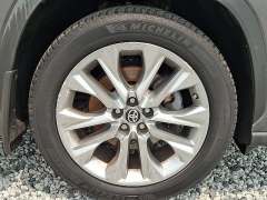 Used 2021  Toyota Highlander Limited FWD at Peters Auto Mall near High Point&comma; NC
