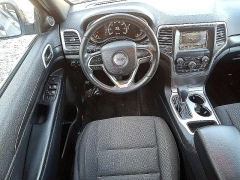 Used 2019  Jeep Grand Cherokee 4d SUV 4WD Laredo at Peters Auto Mall near High Point&comma; NC