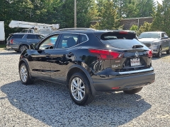 Used 2018  Nissan Rogue Sport 4d SUV FWD SV at Peters Auto Mall near High Point&comma; NC