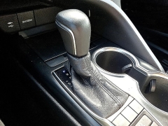 Used 2018  Toyota Camry 4d Sedan XLE at Peters Auto Mall near High Point, NC