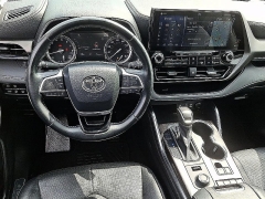 Used 2022  Toyota Highlander Limited AWD at Peters Auto Mall near High Point&comma; NC
