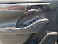 Used 2021  Toyota Highlander Limited FWD at Peters Auto Mall near High Point&comma; NC