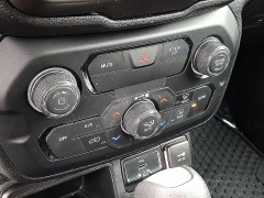 Used 2018  Jeep Renegade 4d SUV FWD Latitude at Peters Auto Mall near High Point&comma; NC
