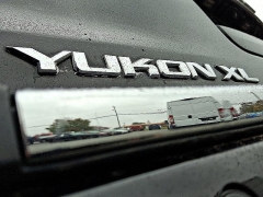 Used 2019  GMC Yukon XL 4d SUV 4WD Denali at Peters Auto Mall near High Point, NC