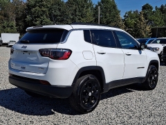 Used 2024  Jeep Compass Latitude 4x4 at Peters Auto Mall near High Point&comma; NC