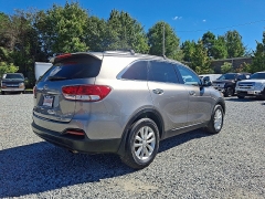 Used 2017 Kia Sorento 4d SUV FWD LX at Peters Auto Mall near High Point, NC
