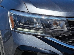 Used 2024  Volkswagen Taos SE FWD at Peters Auto Mall near High Point&comma; NC
