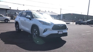 Used 2023  Toyota Highlander XLE FWD at IK Auto Group near Hilo&comma; HI