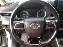 Used 2021  Toyota Highlander Hybrid Platinum AWD at Kama'aina Nissan near Hilo&comma; HI