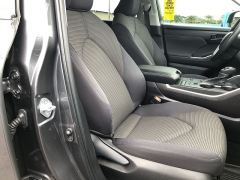 Used 2022  Toyota Highlander L FWD at Kama'aina Nissan near Hilo&comma; HI