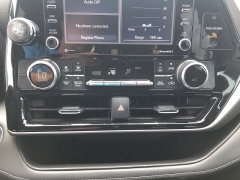 Used 2022  Toyota Highlander L FWD at Kama'aina Nissan near Hilo&comma; HI