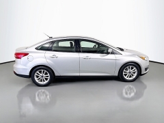 Used 2017  Ford Focus 4d Sedan SE at Graham Auto Mall near Mansfield&comma; OH