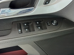 Used 2017  Chevrolet Equinox 4d SUV FWD LT at Graham Auto Mall near Mansfield&comma; OH