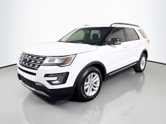 Used 2017  Ford Explorer 4d SUV FWD XLT at Graham Auto Mall near Mansfield&comma; OH