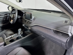 Used 2020  Nissan Altima 4d Sedan FWD 2.5L SV at Dutro Auto near Zanesville, OH