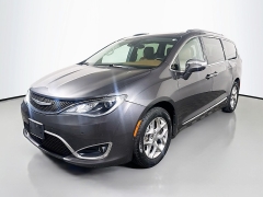 Used 2017  Chrysler Pacifica 4d Wagon Limited at Graham Auto Mall near Mansfield&comma; OH