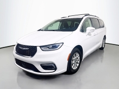 Used 2022  Chrysler Pacifica Touring L FWD at Graham Auto Mall near Mansfield&comma; OH