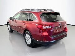Used 2017  Subaru Outback 4d SUV 2&period;5i Premium at Graham Auto Mall near Mansfield&comma; OH