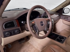 Used 2007  GMC Yukon 4d SUV 4WD SLT-1 at Graham Auto Mall near Mansfield, OH